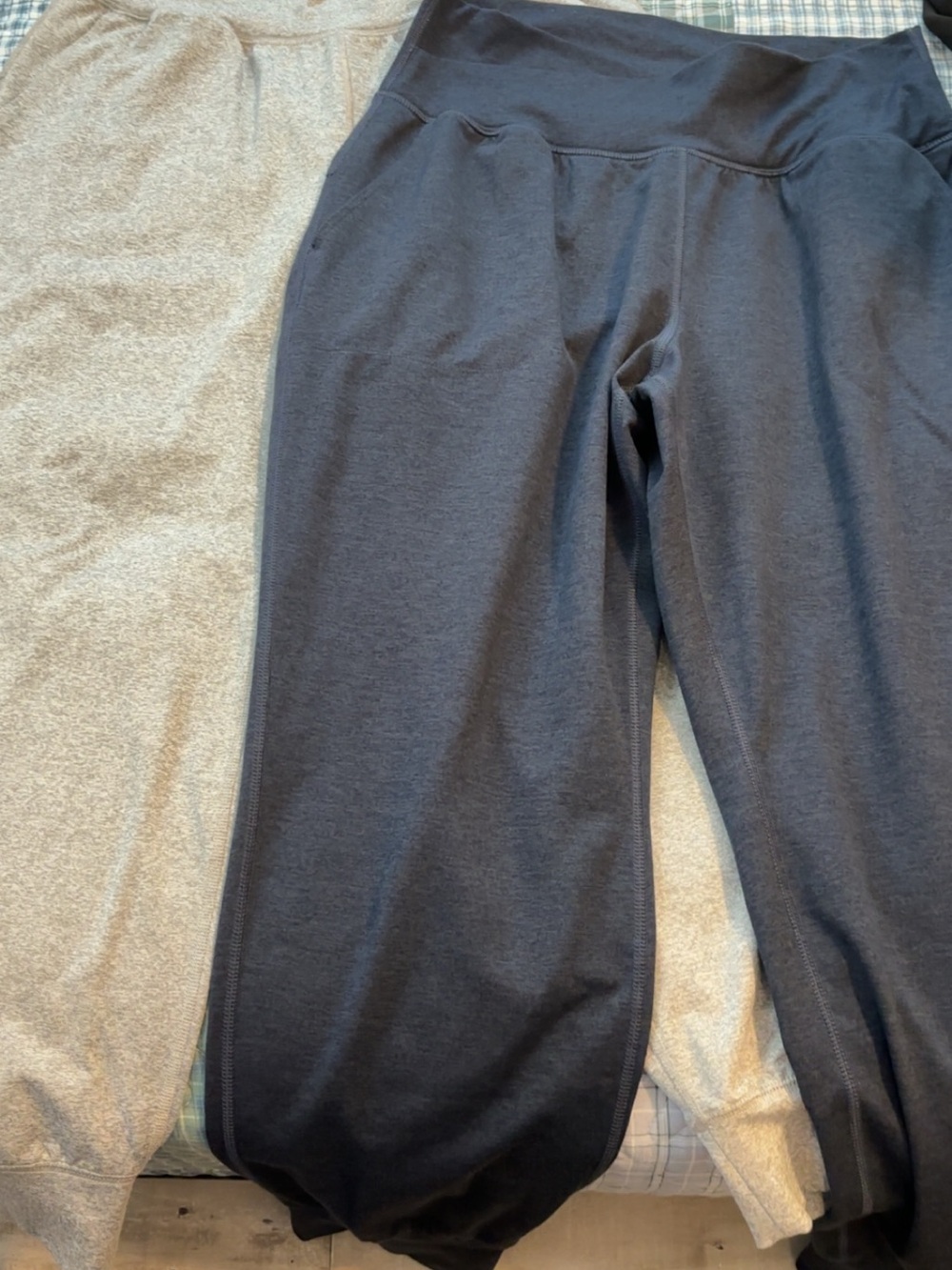 Set of two Women’s Old Navy Jogger Pants Petite length size large